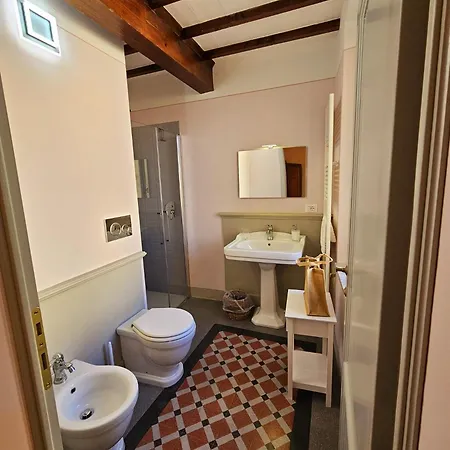 Palazzo Delle Erbe Alojamento de Acomodação e Pequeno-almoço 3*